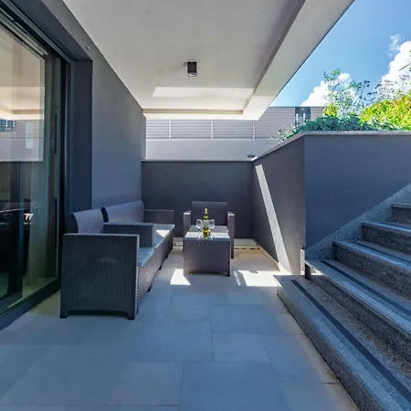 Km 1 Exclusive Apartment *
