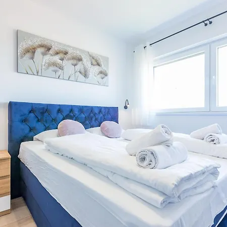 Km 1 Exclusive ザダル